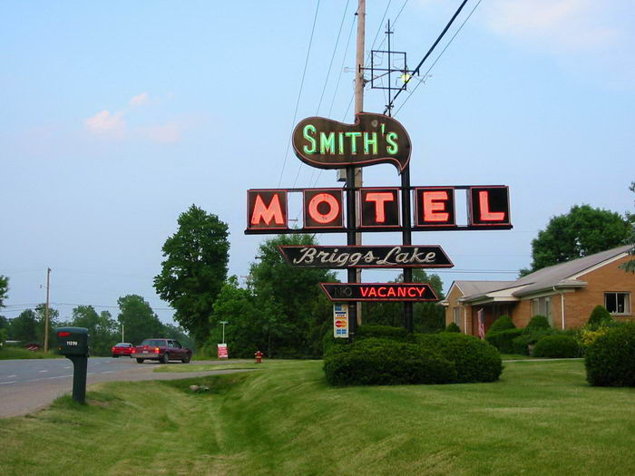 Smiths Briggs Lake Motel - Early 2000S Photos (newer photo)